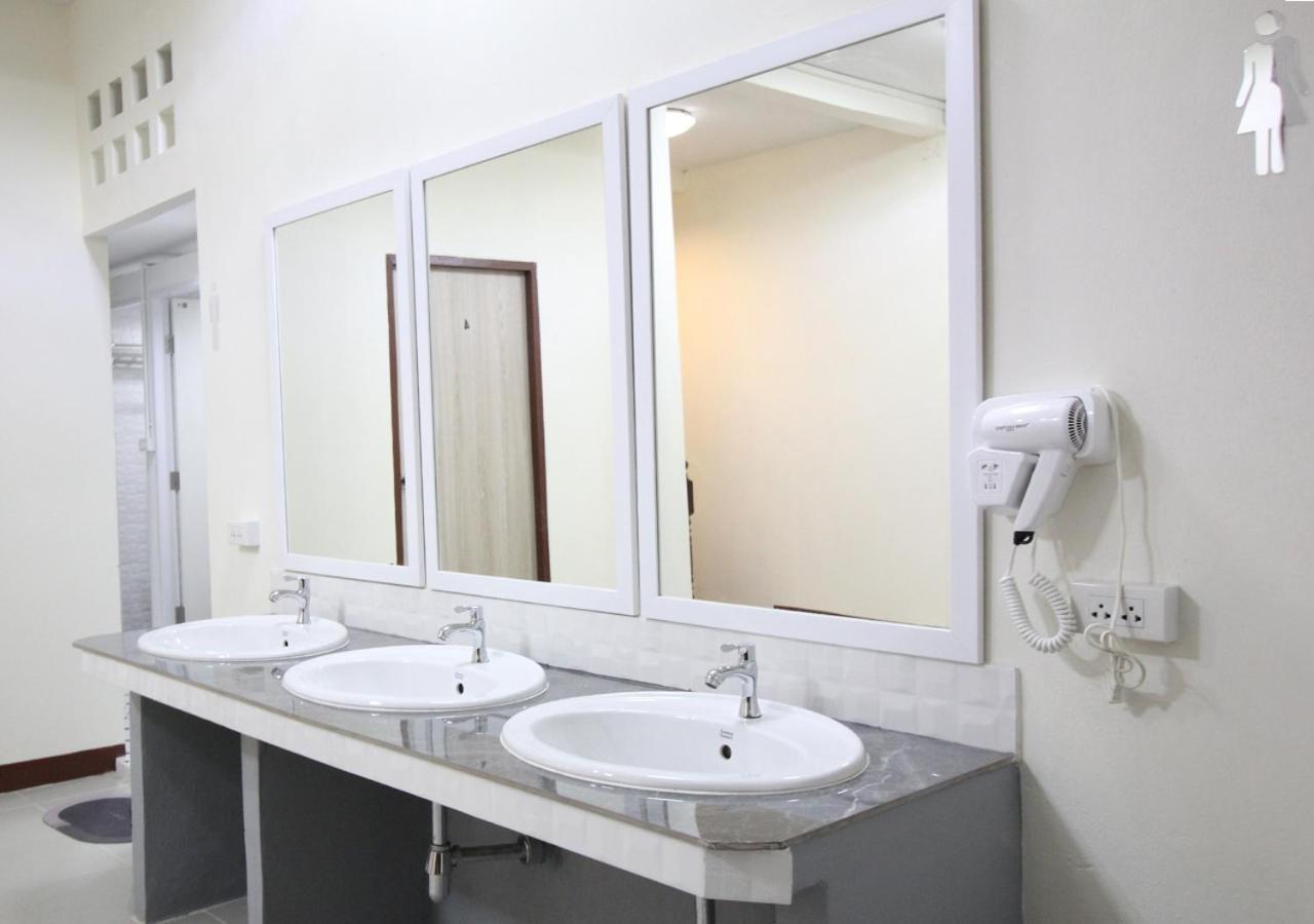 Chaiwat Hostel Bangkok Extérieur photo