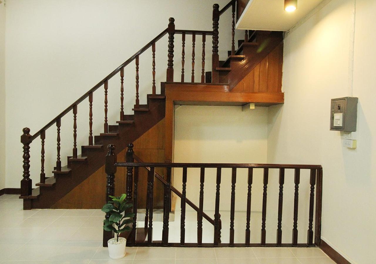 Chaiwat Hostel Bangkok Extérieur photo
