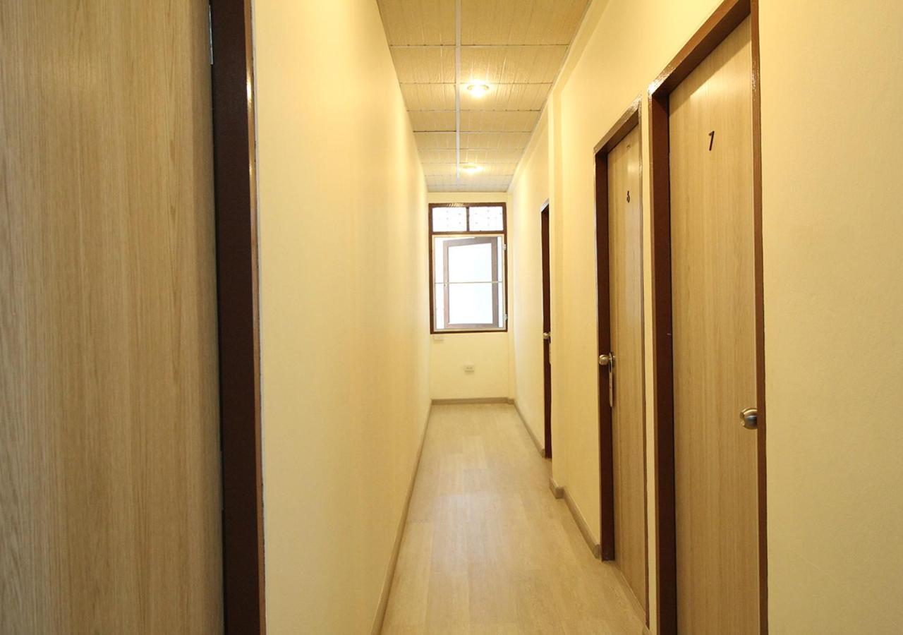 Chaiwat Hostel Bangkok Extérieur photo