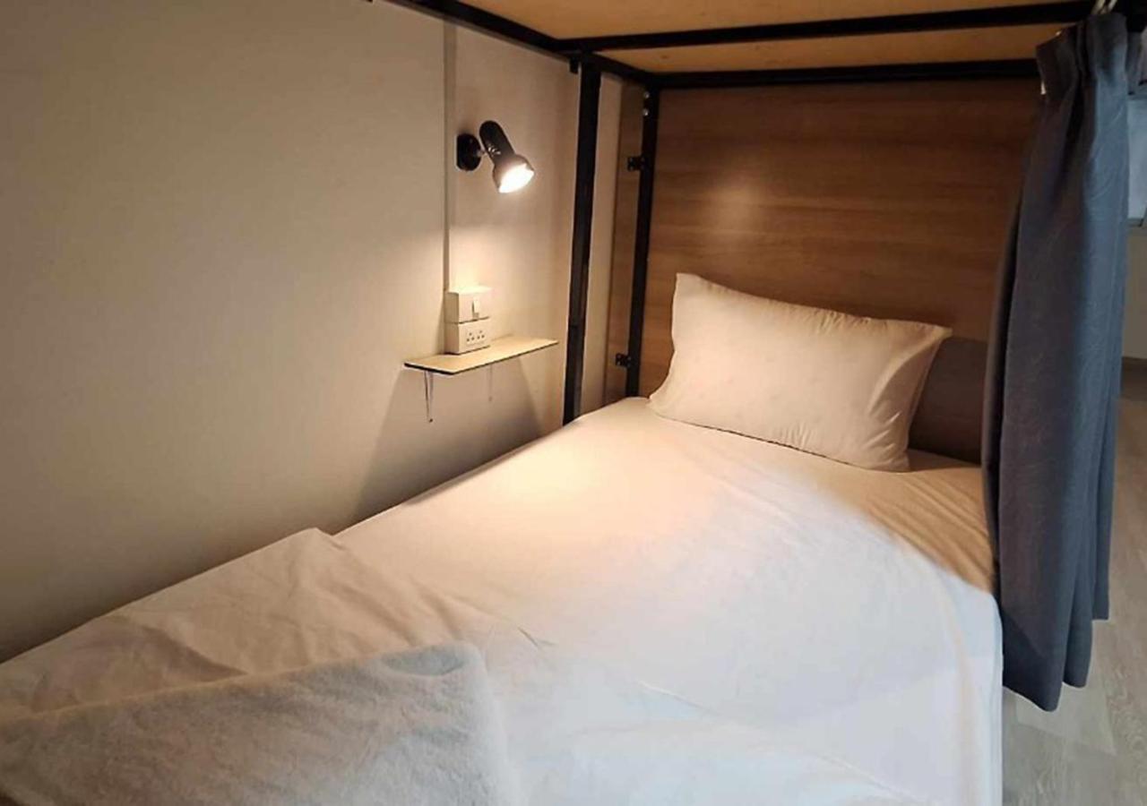 Chaiwat Hostel Bangkok Extérieur photo