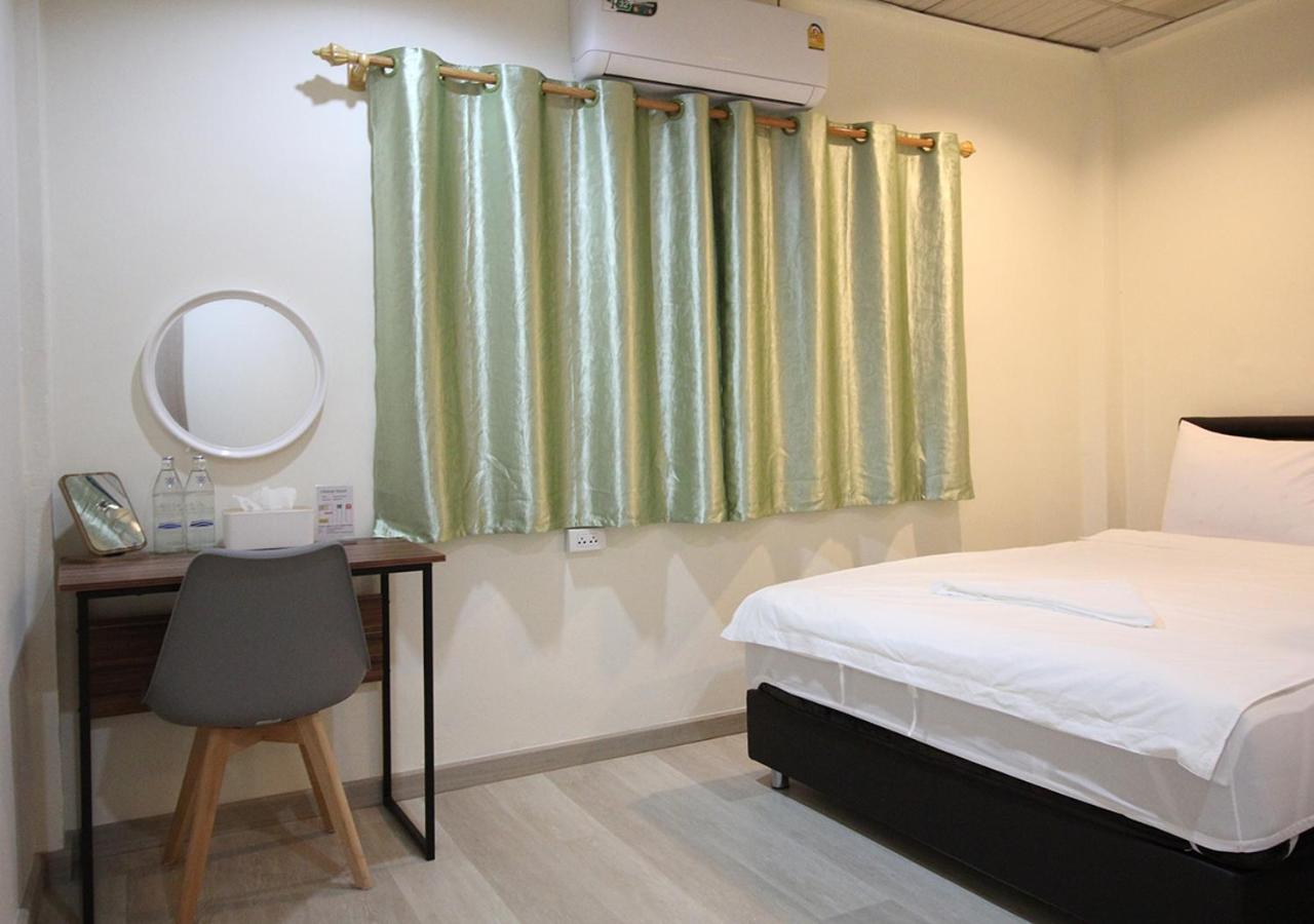 Chaiwat Hostel Bangkok Extérieur photo