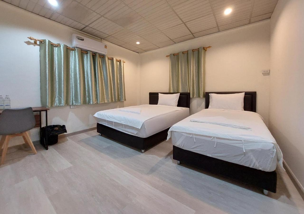 Chaiwat Hostel Bangkok Extérieur photo
