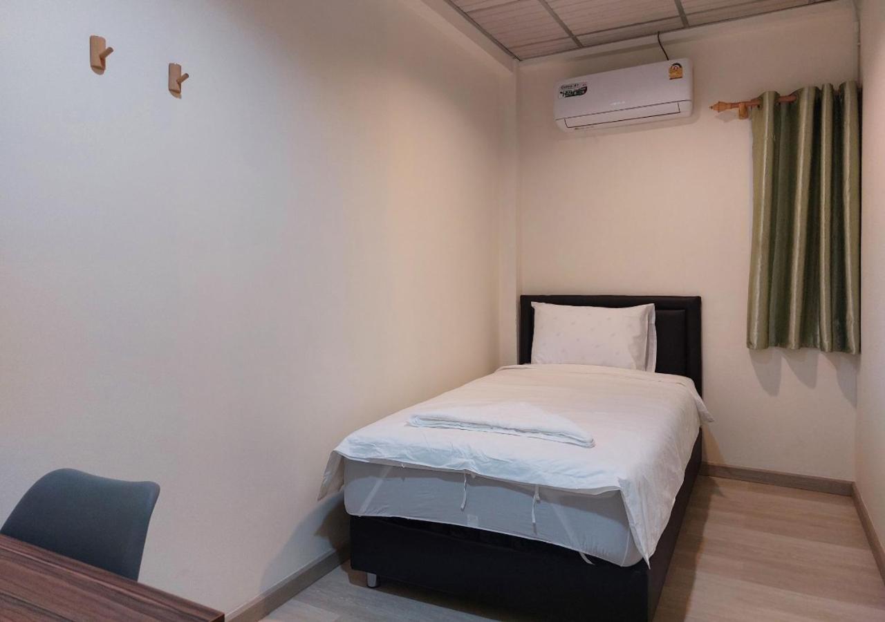 Chaiwat Hostel Bangkok Extérieur photo